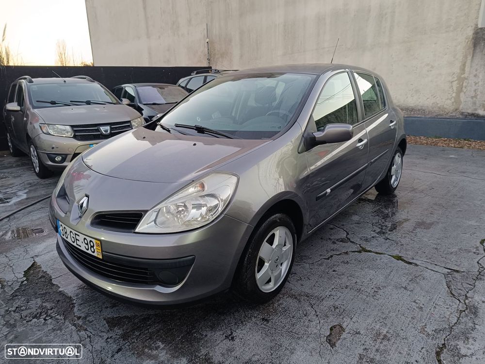Renault Clio 1.2 16V Dynamique S - 1