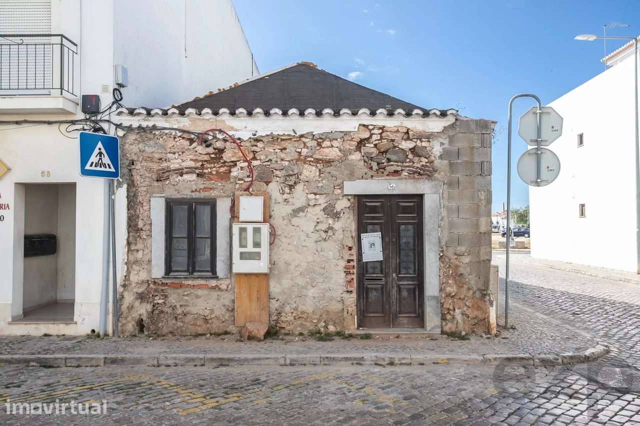 Moradia térrea com projeto aprovado no centro histórico de Tavira - Grande imagem: 3/19