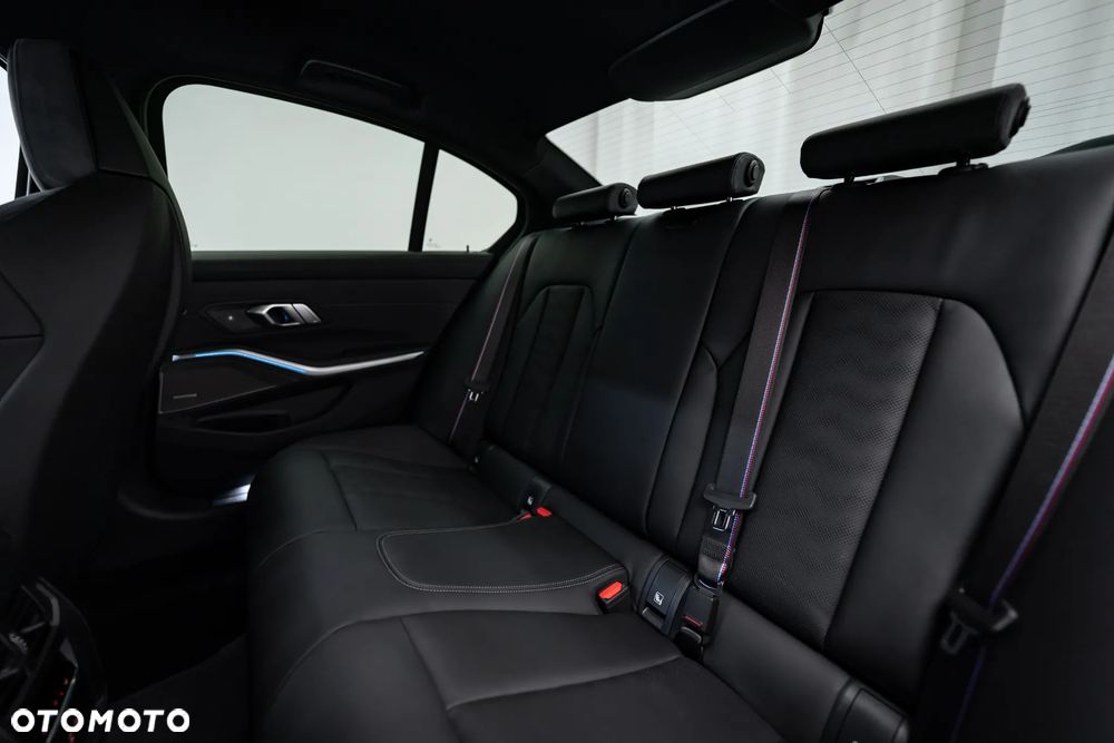 BMW M3 Competition xDrive sport - 22