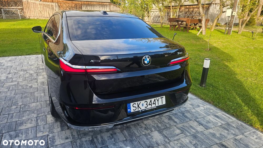 BMW Seria 7 2023 photo 2