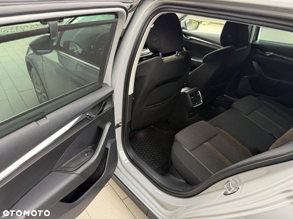 Skoda Octavia 2.0 TDI DSG 4x4 Scout First Edition - 38