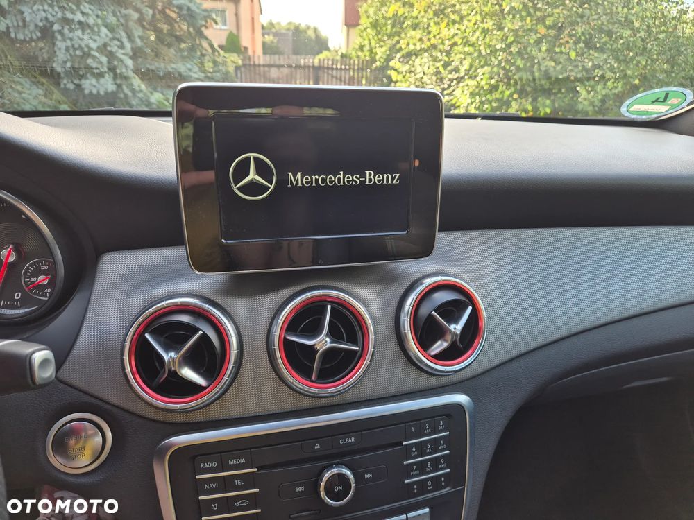 Mercedes-Benz CLA - 16