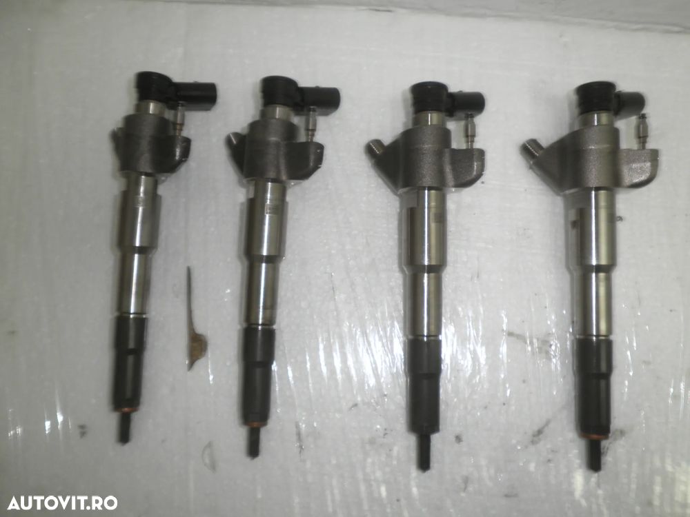 Injectoare Renault Master 3, Opel Movano, Nissan Navara, Mercedes X Class, 2.3 DCI 166009567R - 2
