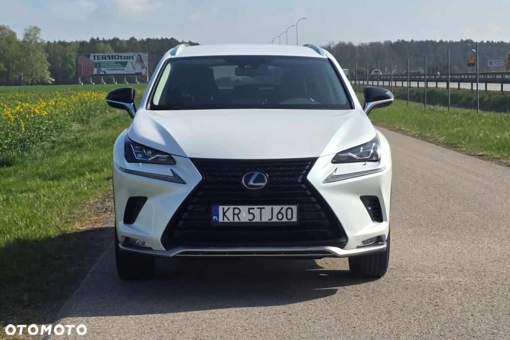 Lexus NX 300h F Impression AWD - 18