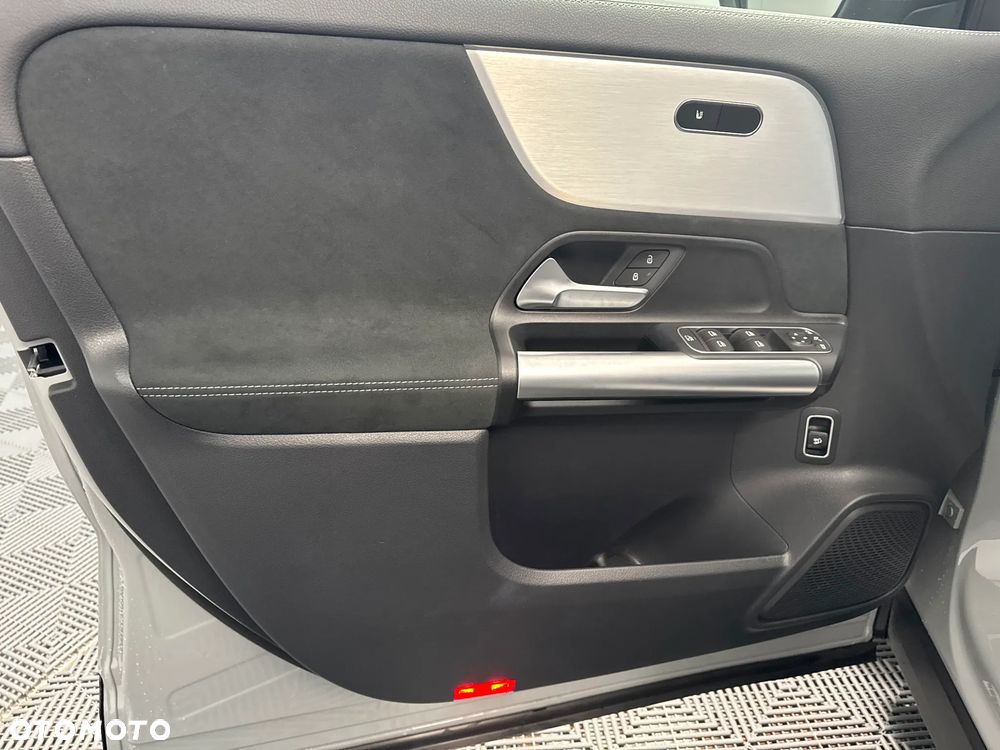 Mercedes-Benz GLA 200 AMG Line - 11