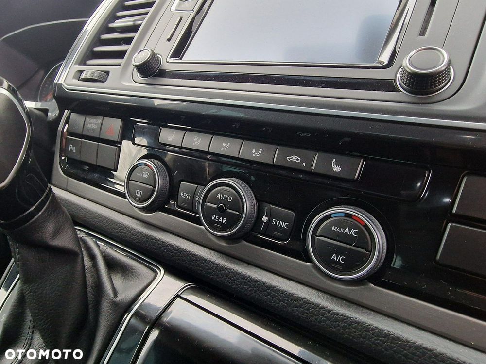 Volkswagen Multivan - 34