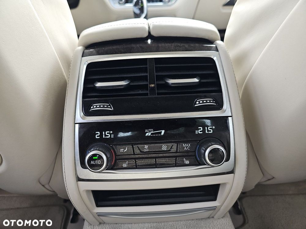 BMW Seria 7 - 28