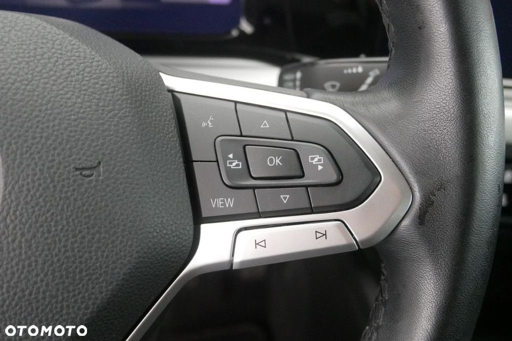 Volkswagen Golf - 22