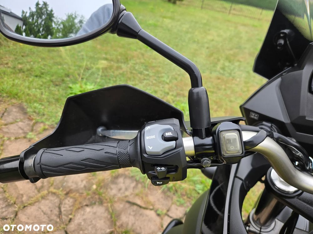 Suzuki V-STROM - 16