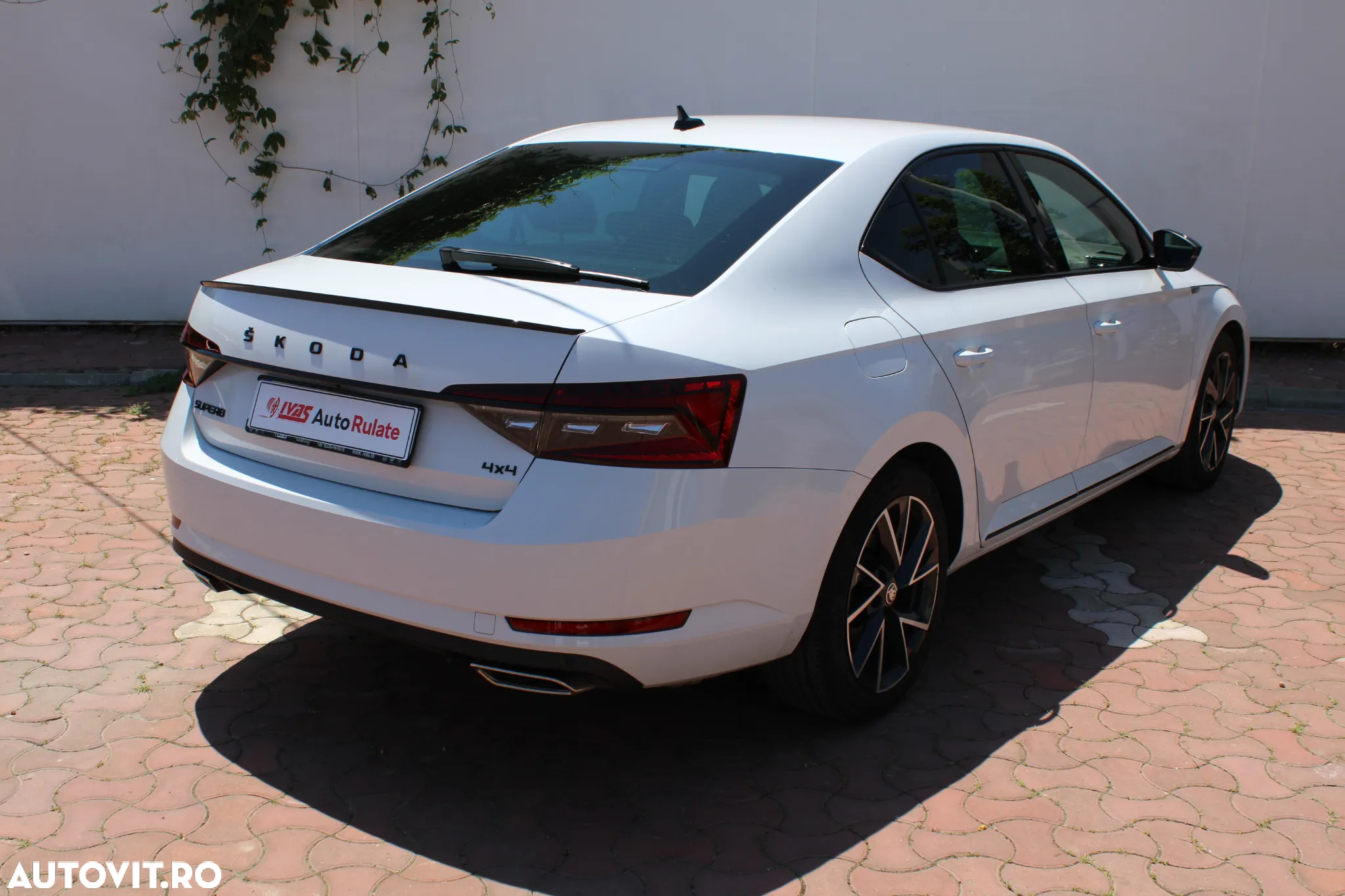 Skoda Superb 2.0 TSI 4X4 DSG Sportline - 6