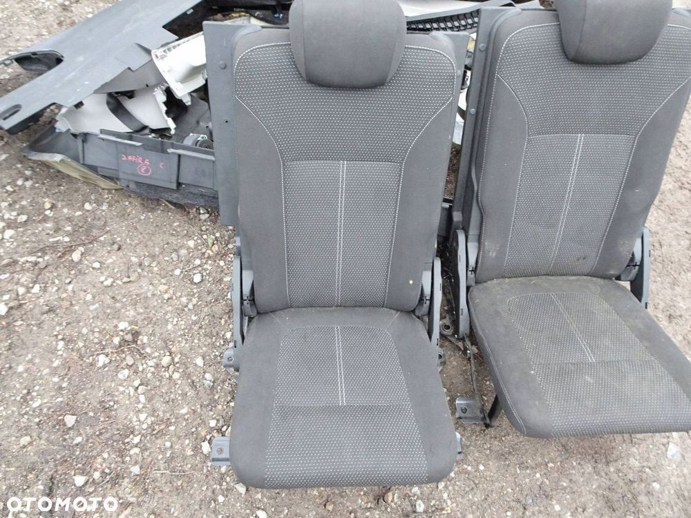 fotele iii rzędu , pasy, boczki śruby opel zafira c - 3