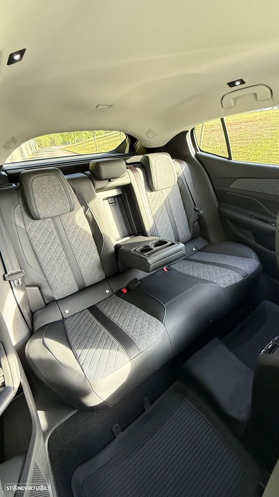 Peugeot 408 - 16