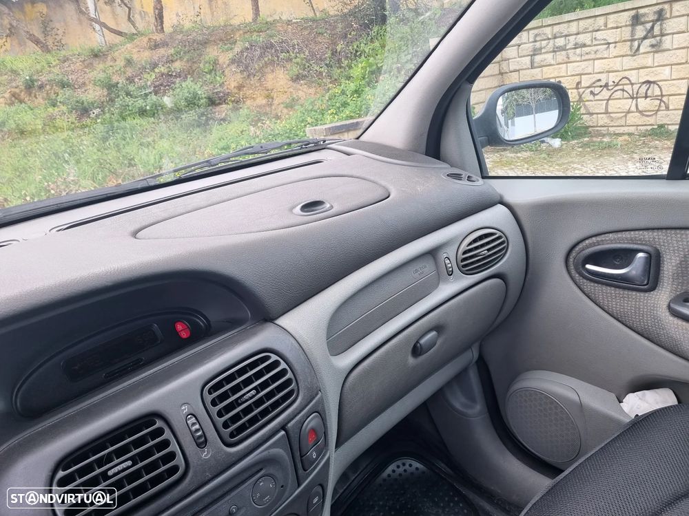 Renault Scénic - 11