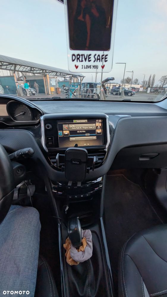 Peugeot 2008 1.6 BlueHDi Allure - 11
