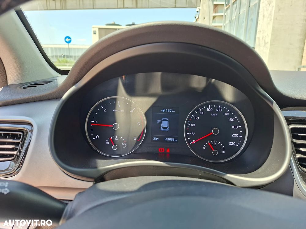 Kia Stonic 1.6 DSL HP Urban - 8