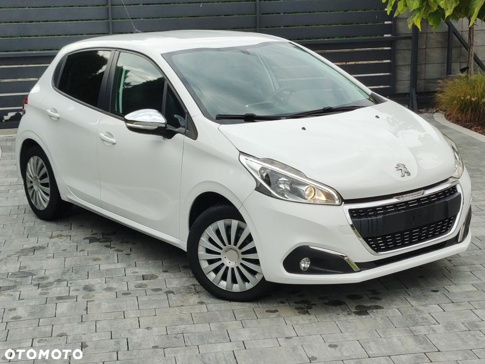 Peugeot 208 - 5