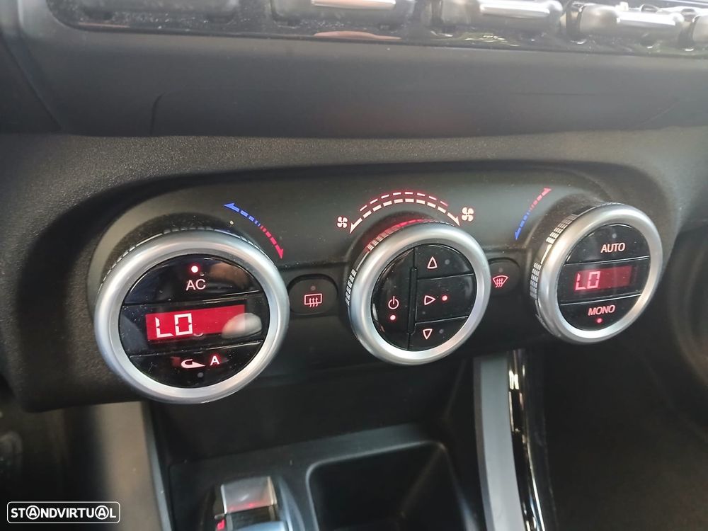Alfa Romeo Giulietta 1.6 JTDm Distinctive - 11