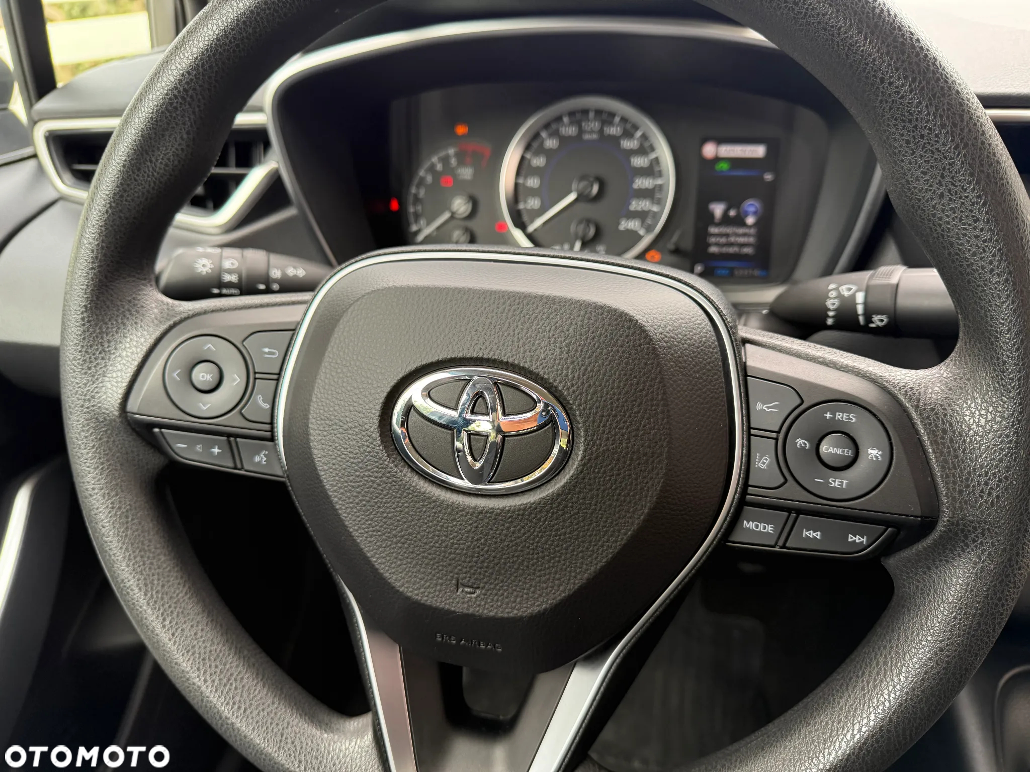 Toyota Corolla 1.8 Hybrid Active - 18