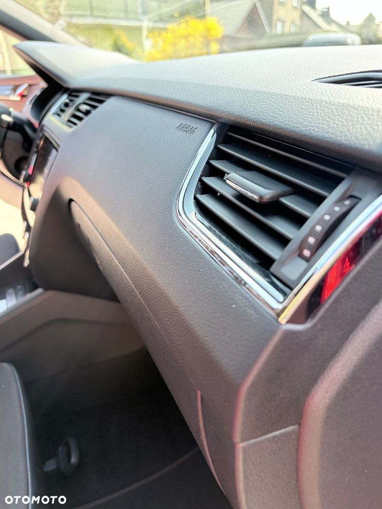 Skoda Octavia 2.0 TSI (Green tec) DSG RS - 17