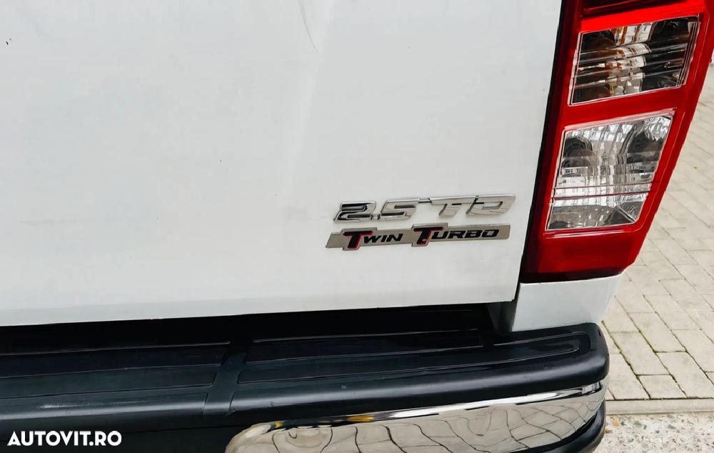 Isuzu D-Max 4x4 Double Cab Premium Aut. - 6