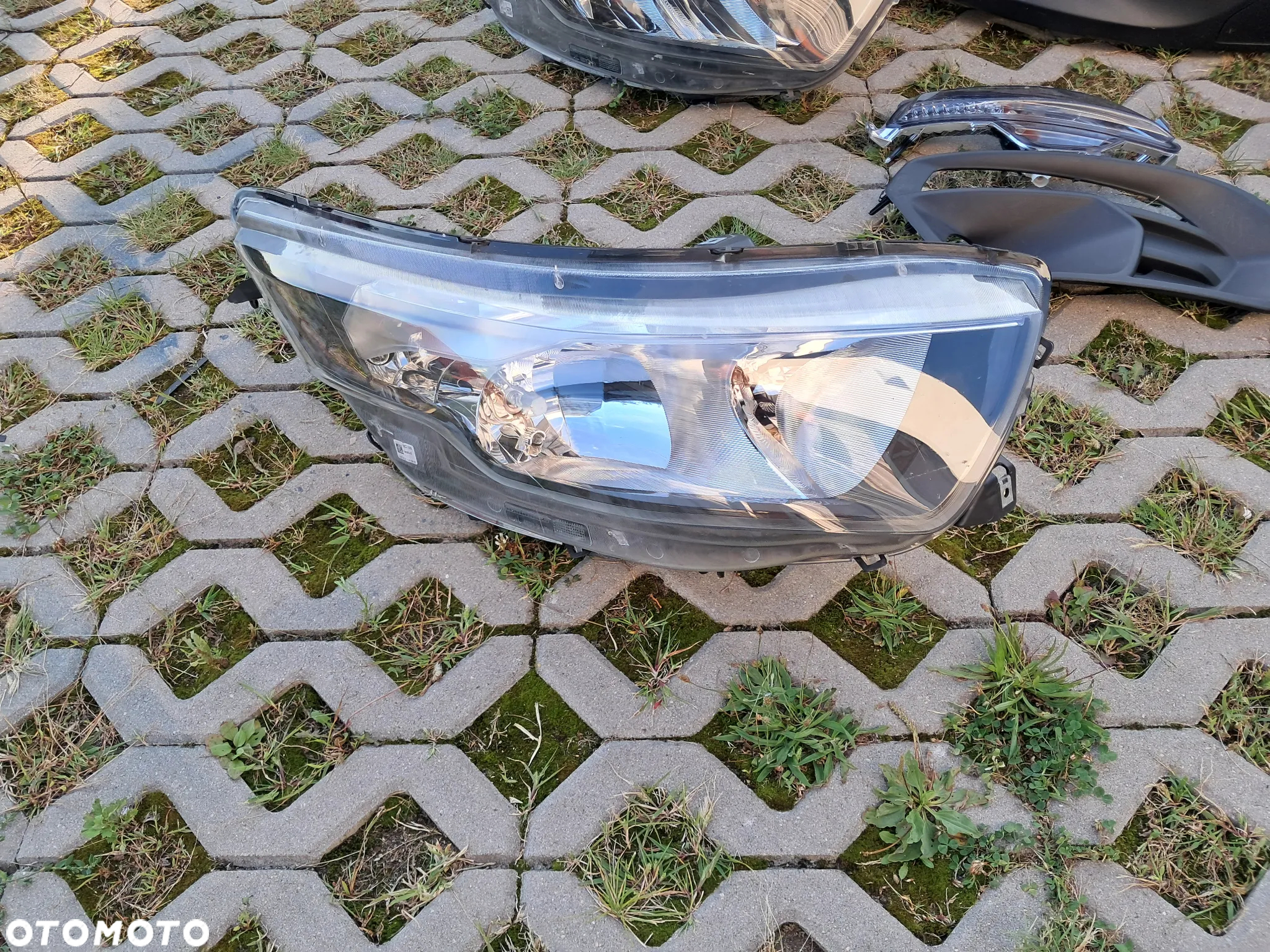 Maska Iveco Daily  2019> biała przód przednia pokrywa silnika pas zderzak lampy grill blenda błotniki błotniki - 7