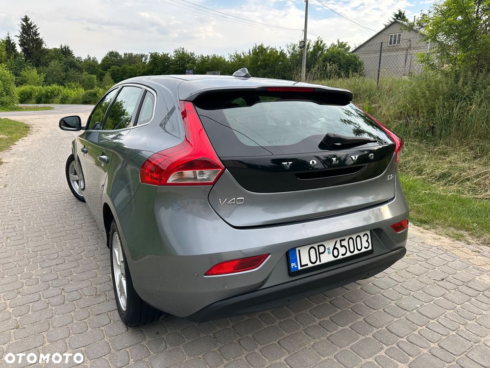 Volvo V40 D2 Momentum - 12