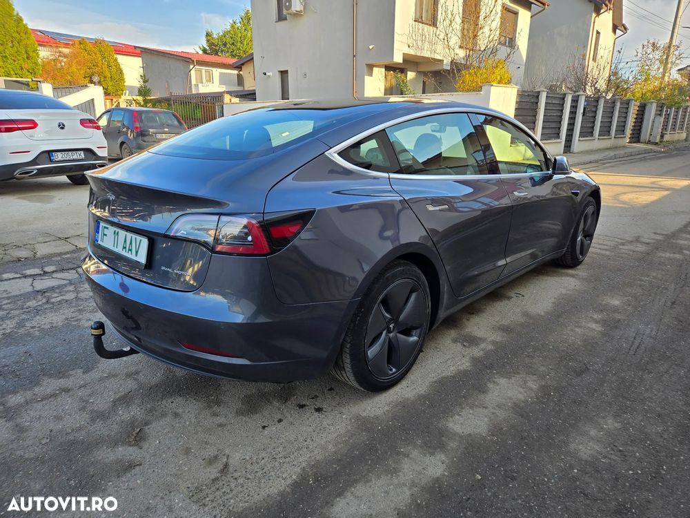 Tesla Model 3 - 4