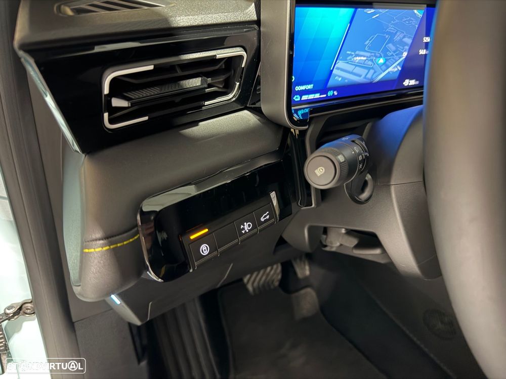 Renault 4 E-Tech 52 kWh Iconic Autonomia Conforto - 19