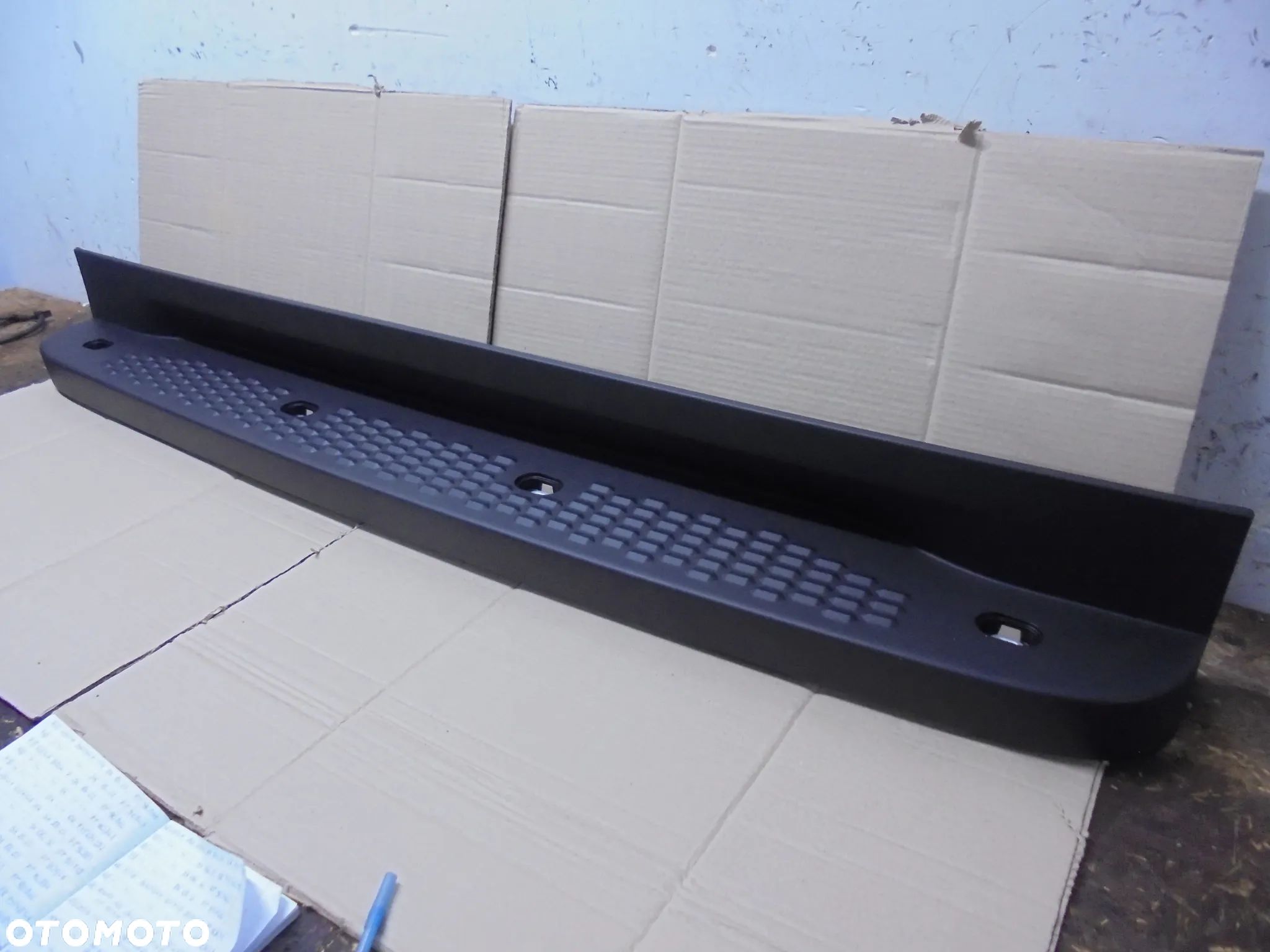 STOPIEŃ TYLNY NAKŁADKA ZDERZAKA TYŁ IVECO DAILY 2014 - 5801565332 - 1