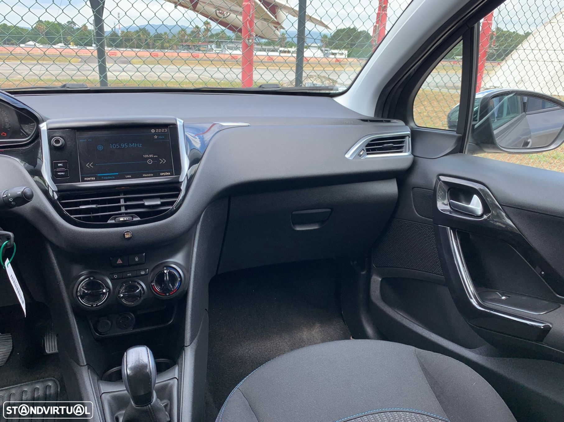 Peugeot 208 1.6 BlueHDi Allure - 15