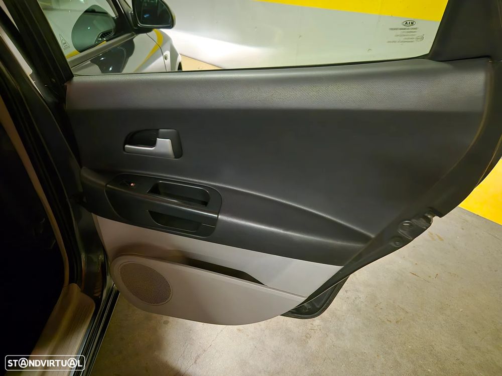 Kia Ceed SW 1.6 CRDi LX - 38