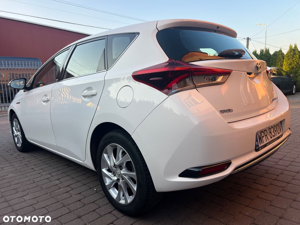 Toyota Auris 1.8 HSD Sol - 13