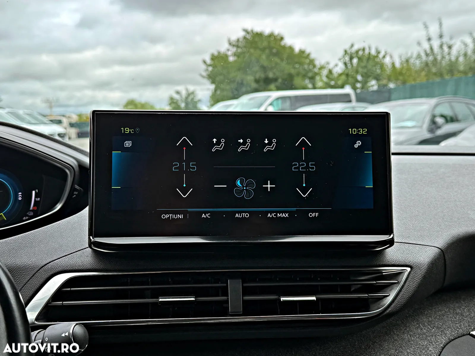 Peugeot 3008 Plug-In Hybrid 225 e-EAT8 Allure Pack - 13