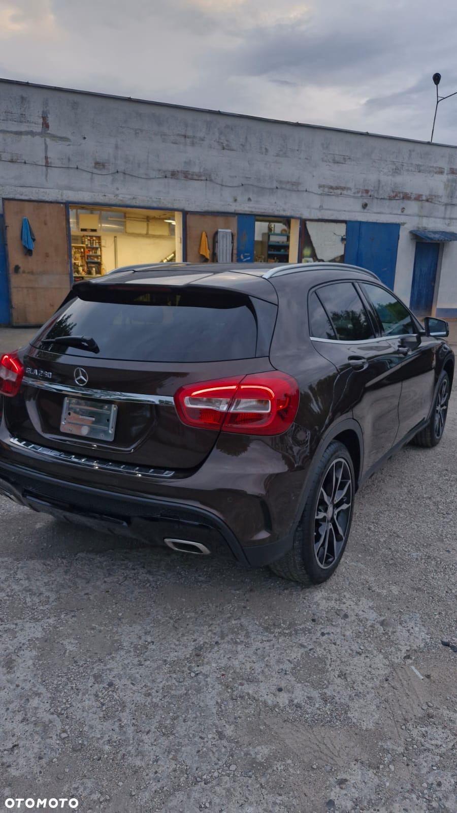 Mercedes-Benz GLA - 13