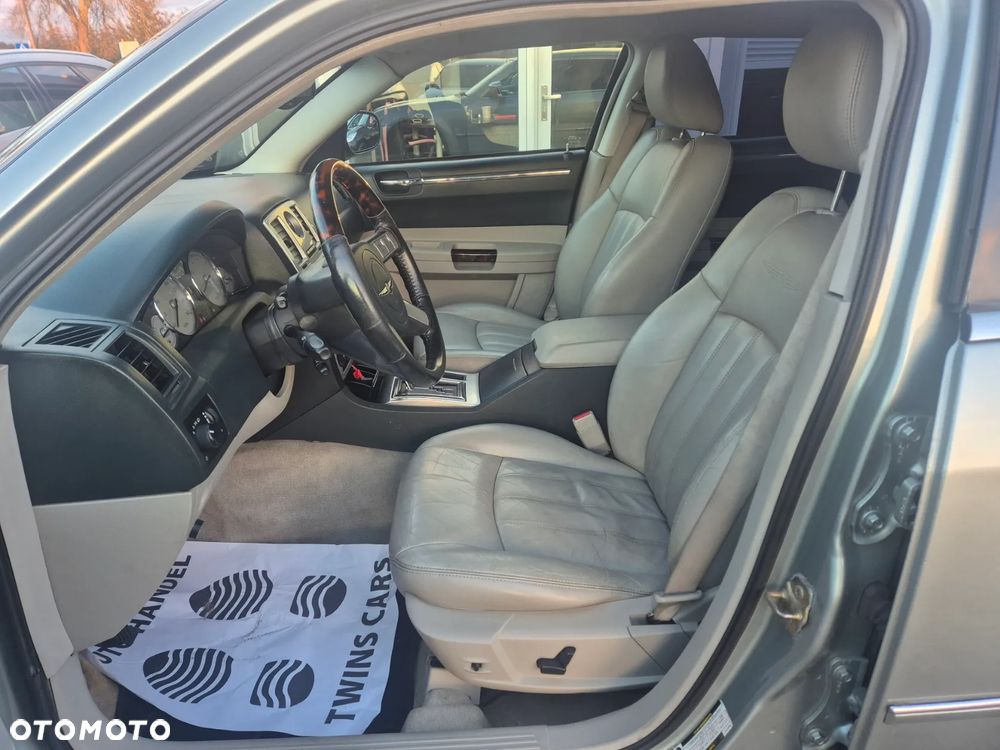 Chrysler 300C 5.7 V8 Hemi - 9