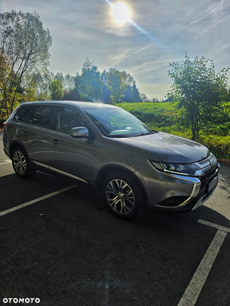 Mitsubishi Outlander 2019 photo 3