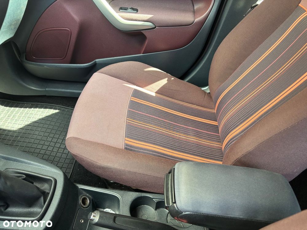 Ford Fiesta 1.25 Ambiente EU5 - 9