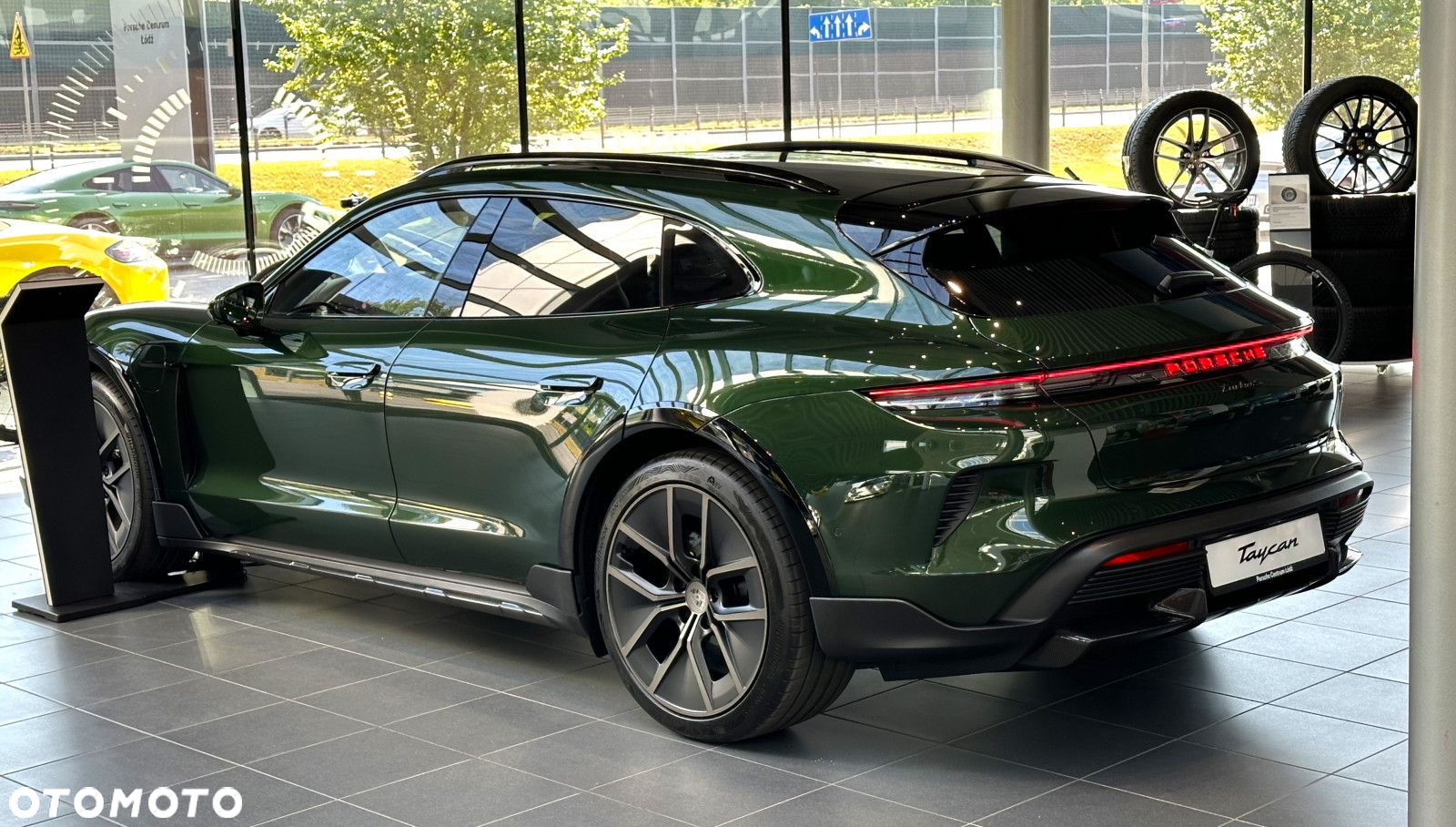 Porsche Taycan - 6
