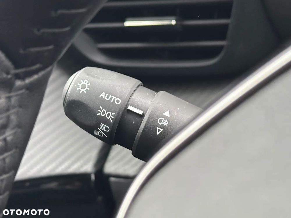 Peugeot 208 1.2 T Allure S&S - 29