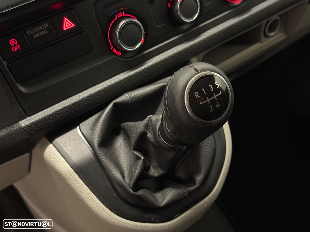 VW TRANSPORTER 2.0 TDI KASTEN / 3 LUGARES / IVA DEDUTIVEL - 13
