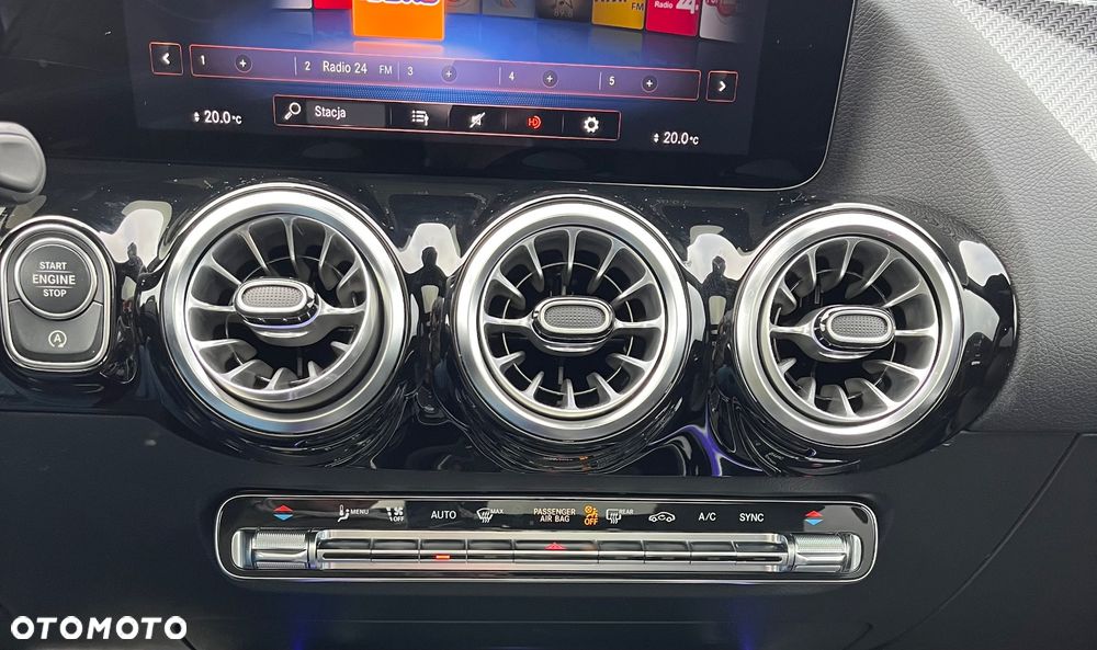 Mercedes-Benz GLA 250 4-Matic AMG Line - 23