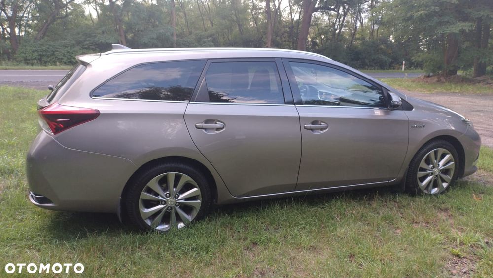 Toyota Auris 1.8 HSD Luna - 10