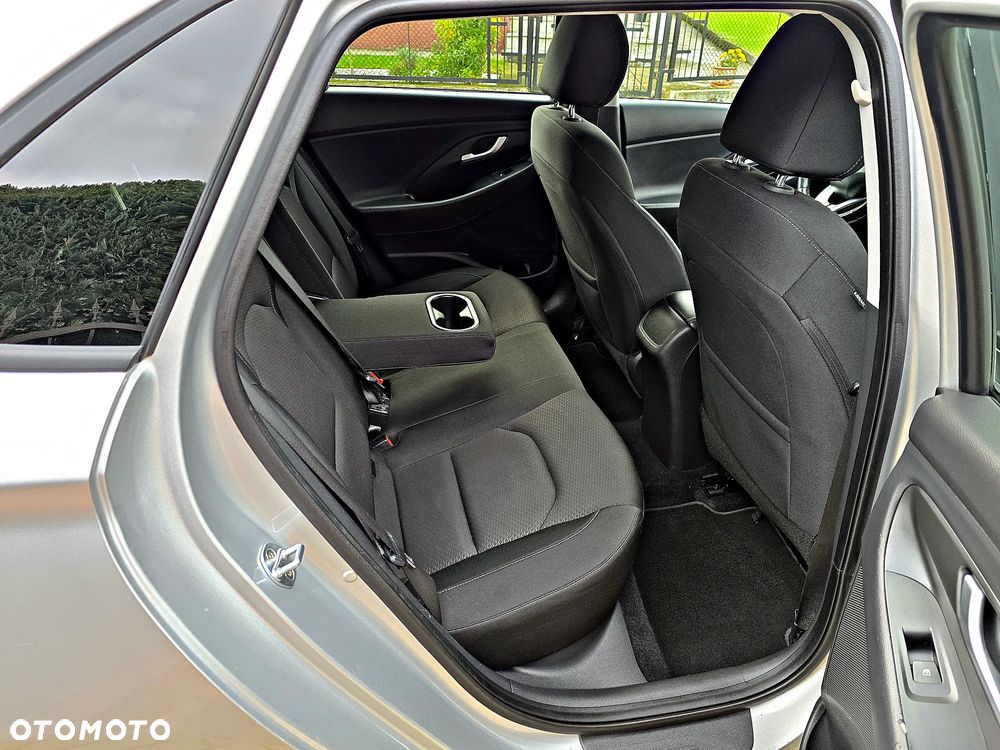Hyundai i30 1.6 CRDI Fifa World Cup Edition - 32