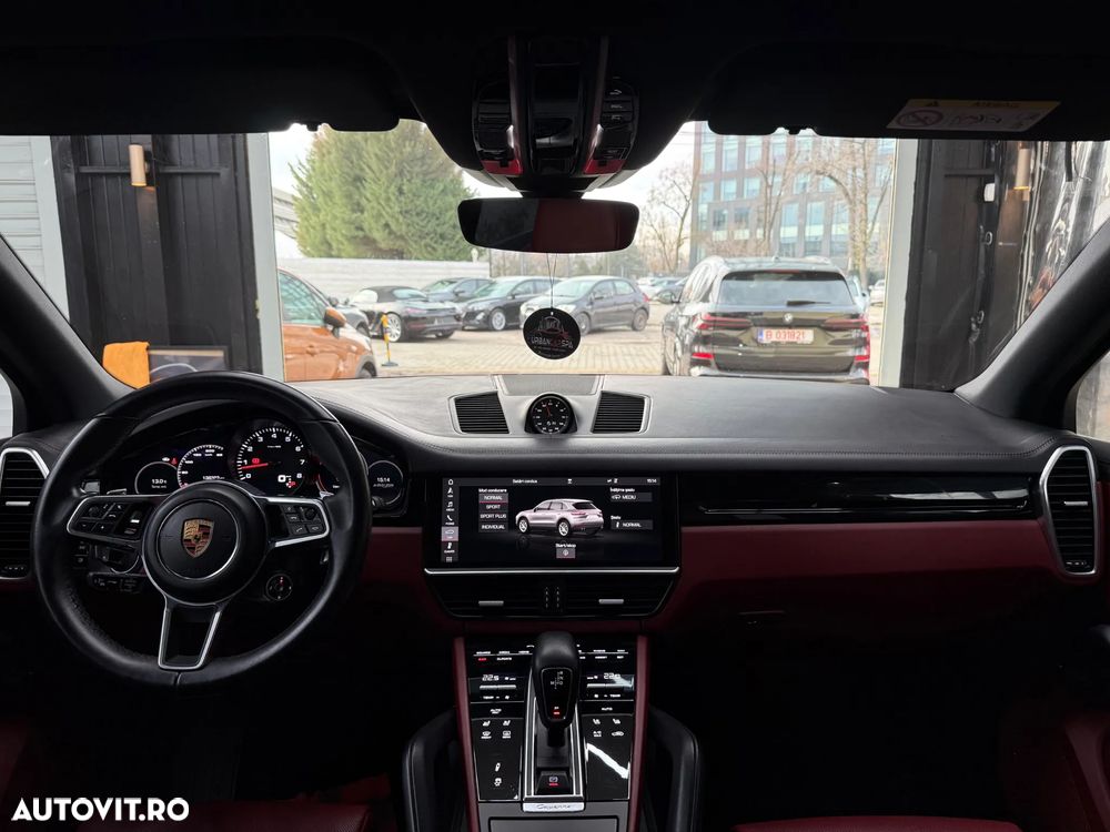 Porsche Cayenne - 15
