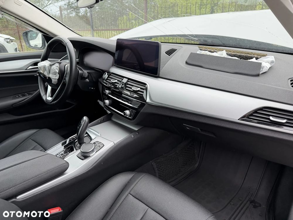 BMW Seria 5 530d xDrive mHEV Luxury Line sport - 10