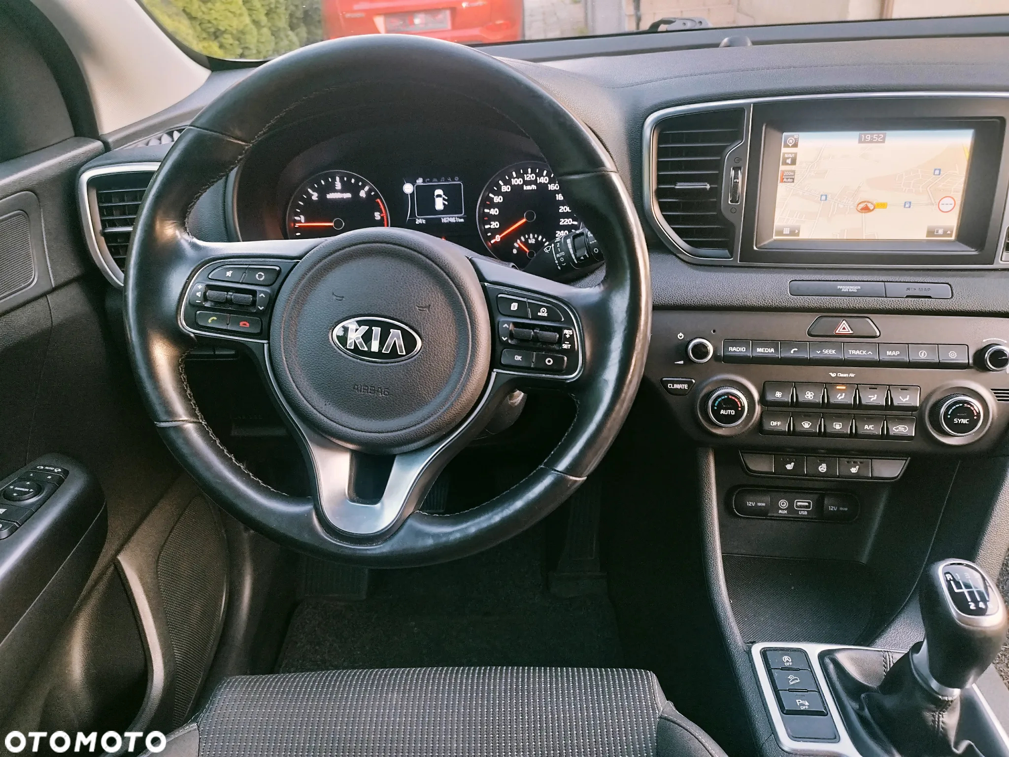 Kia Sportage 1.7 CRDI 2WD Dream-Team Edition - 36