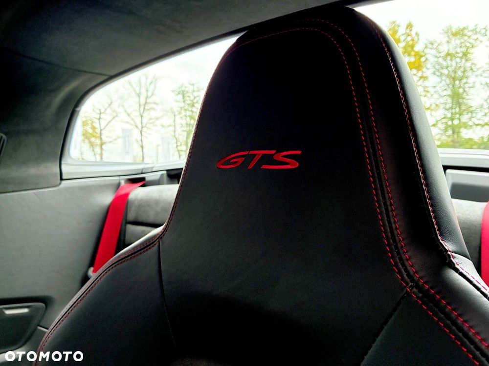 Porsche 911 Targa 4 GTS - 26