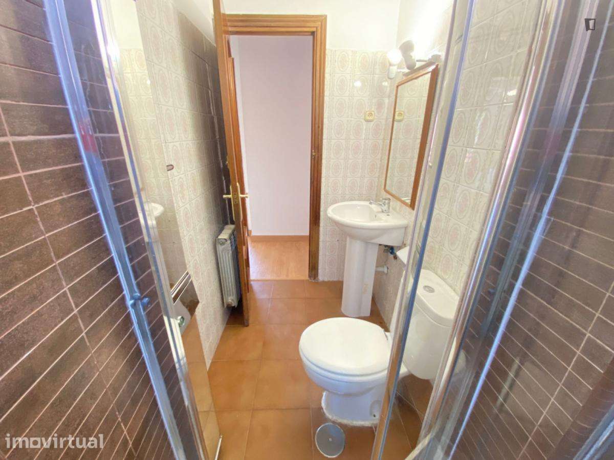 Quarto - localizado em Santos Lisbon - Grande imagem: 3/15