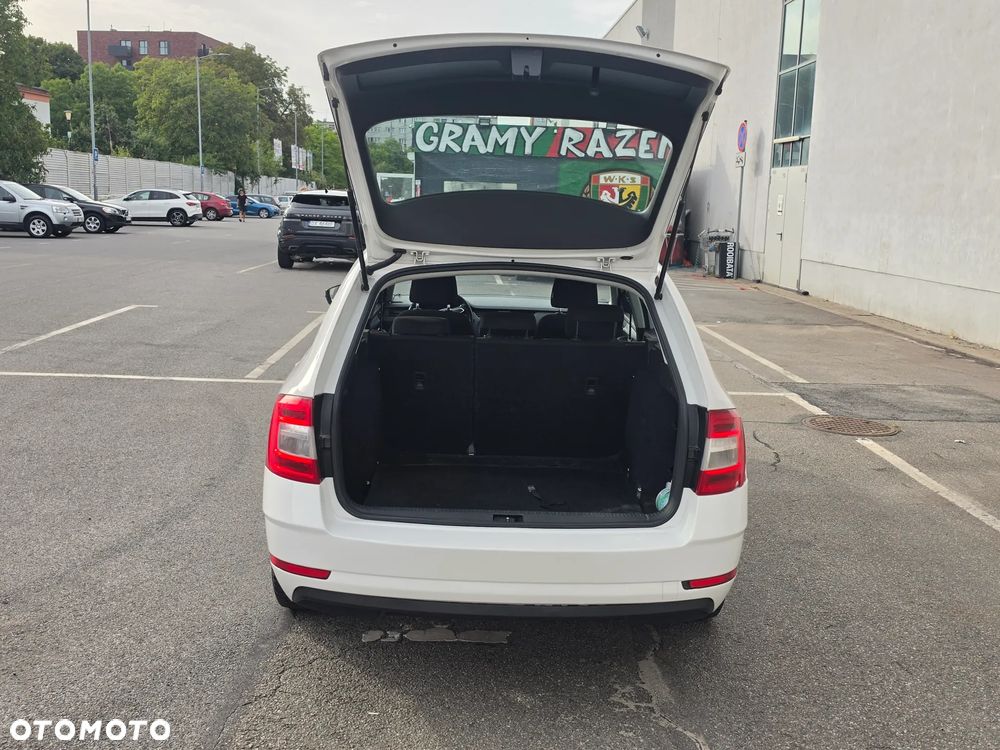Skoda Octavia 1.6 TDI Ambition DSG - 5