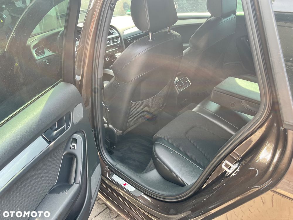 Audi A4 Avant 2.0 TDI DPF quattro S tronic S line Sportpaket - 8